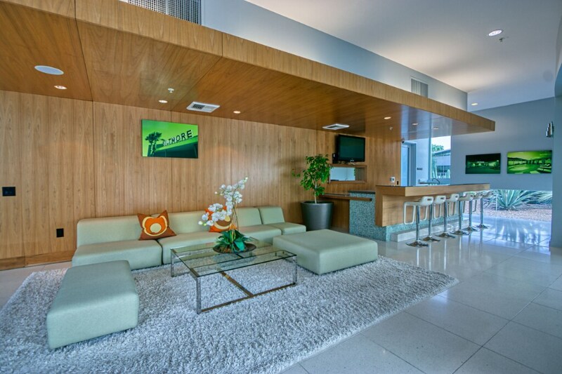 Building Photo - 1020 E Palm Canyon Dr