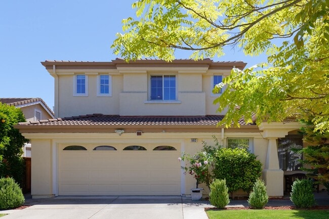 Building Photo - 1012 Trailside Dr