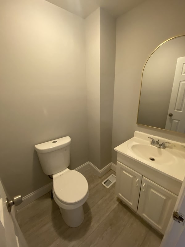 Building Photo - 424 Ilchester Ave