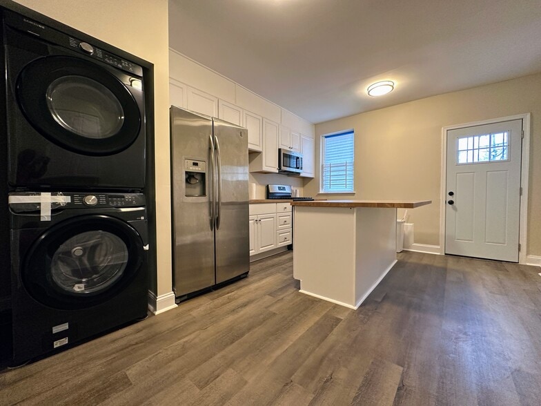 Kitchen - 1824 N Payson St