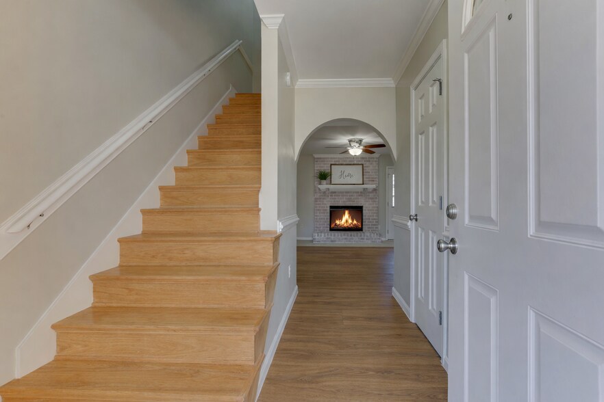 Building Photo - 425 Rennie Ct