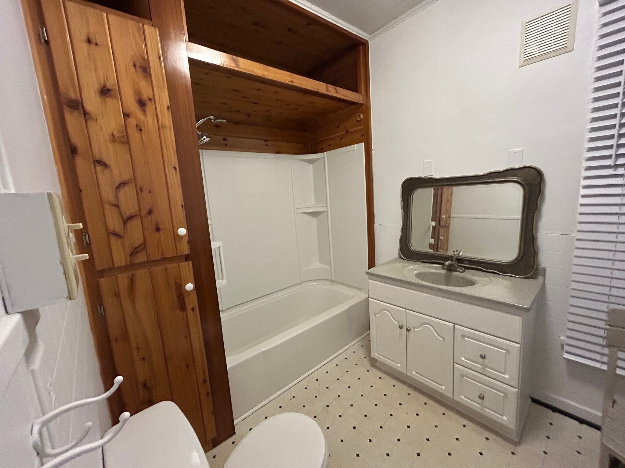 Bathroom - 14 N Main St