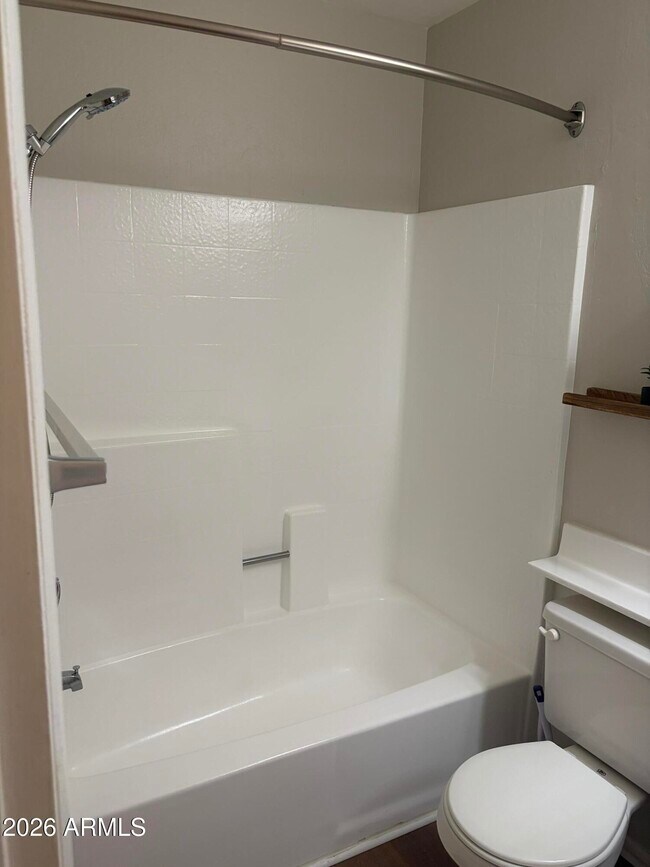 Building Photo - 930 N Mesa Dr