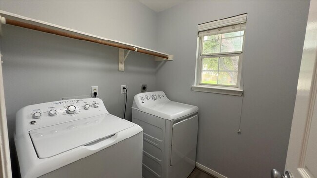 Building Photo - 24822 Cobble Canyon Ln