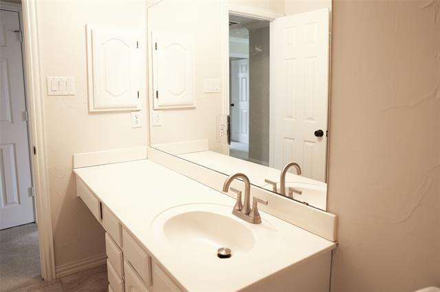 Building Photo - 5716 Lafayette Dr