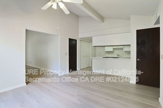 Building Photo - 7423 Willowcreek Dr