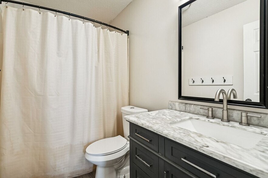 Building Photo - 3001 Meadow Lake Dr E