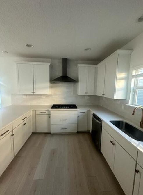 Building Photo - 572 Silver Landing Dr