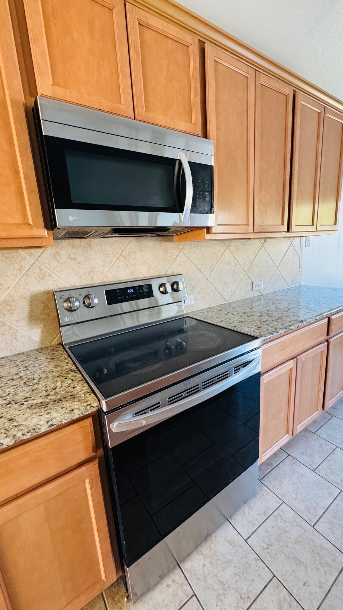 Building Photo - 112 Hendelson Ln