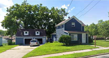 Building Photo - Spacious 4-Bed Home with 2-Car Garage & Backyard in the Heart of Onalaska!