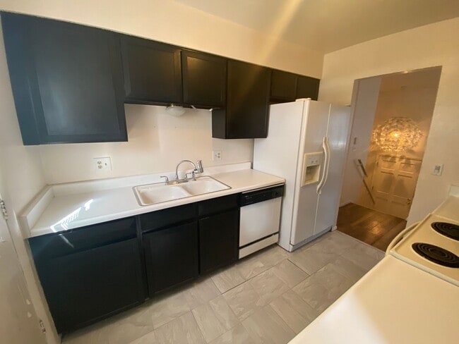 Building Photo - Nice 3 Bedroom Home in South Aurora