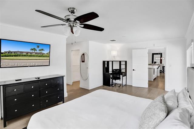 Building Photo - 8370 N Kendall Dr