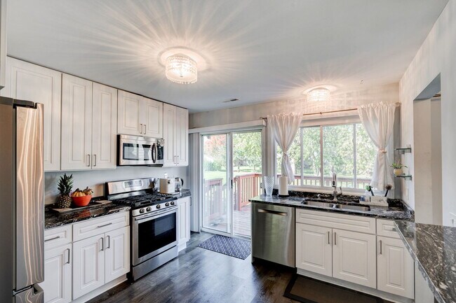 Building Photo - 132 Regency Dr