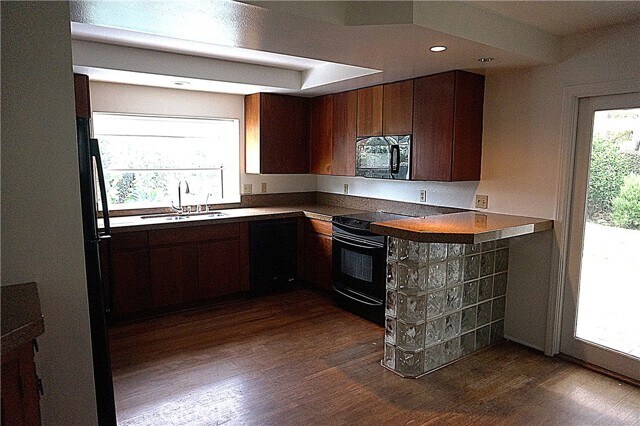 Building Photo - 9281 Woodcrest Dr