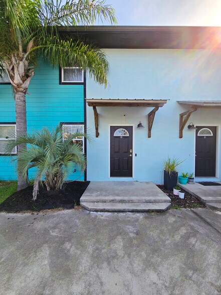 Building Photo - 6300 Pinetree Ave