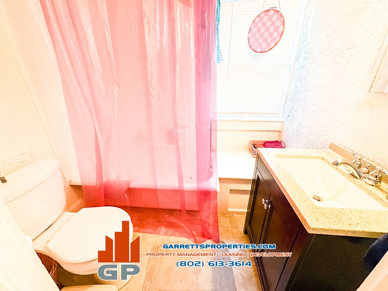 Building Photo - 10 Loomis St