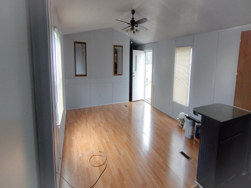 Building Photo - 567 County Rd 3376