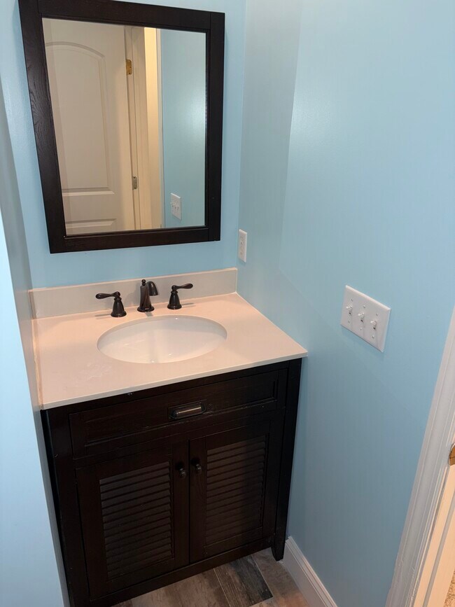 Building Photo - 34 Cobblestone Ct