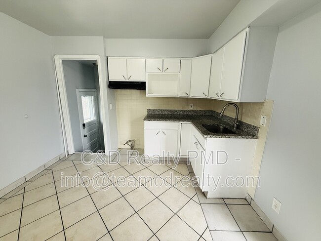 Building Photo - 14423 Tokay Ave