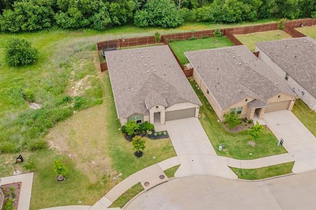 Building Photo - 104 Piping Rock Dr