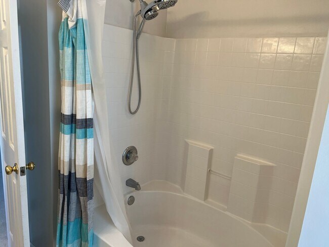 Building Photo - Pet-friendly, 3 Bedroom, 2 Bath Home with Fenced Yard in St. James School Area! Available in May!