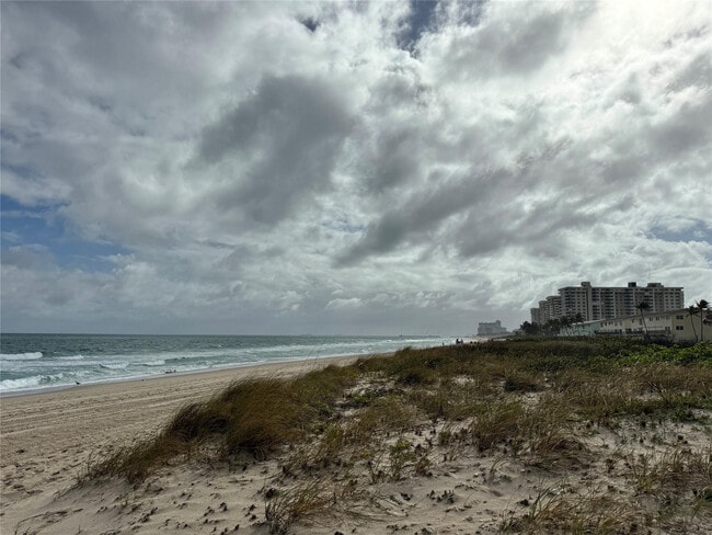 Building Photo - 2020 Coral Reef Dr