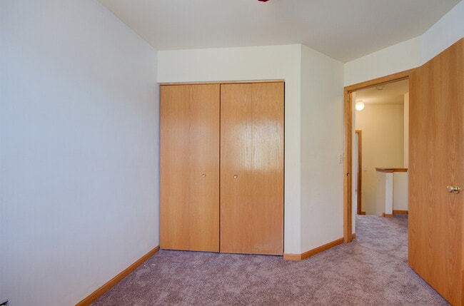 Building Photo - 681 Springwood Dr