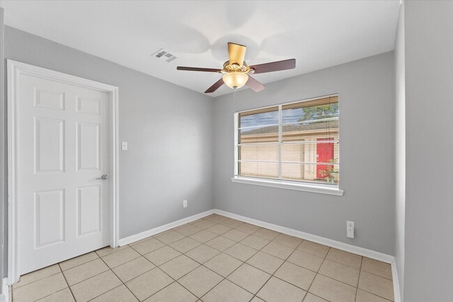 Building Photo - 954 Chamboard Ln