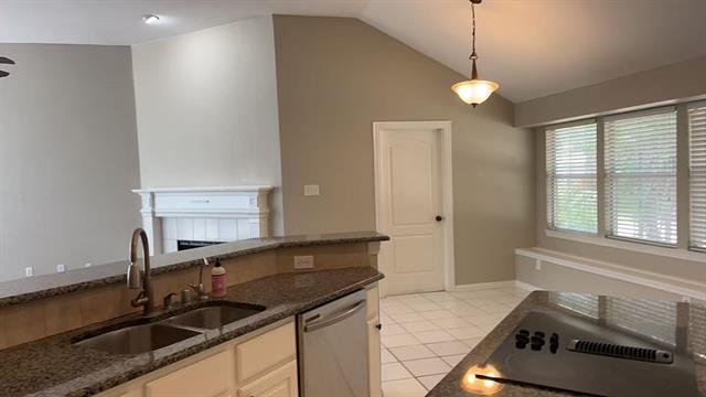 Building Photo - 4645 Wales Dr