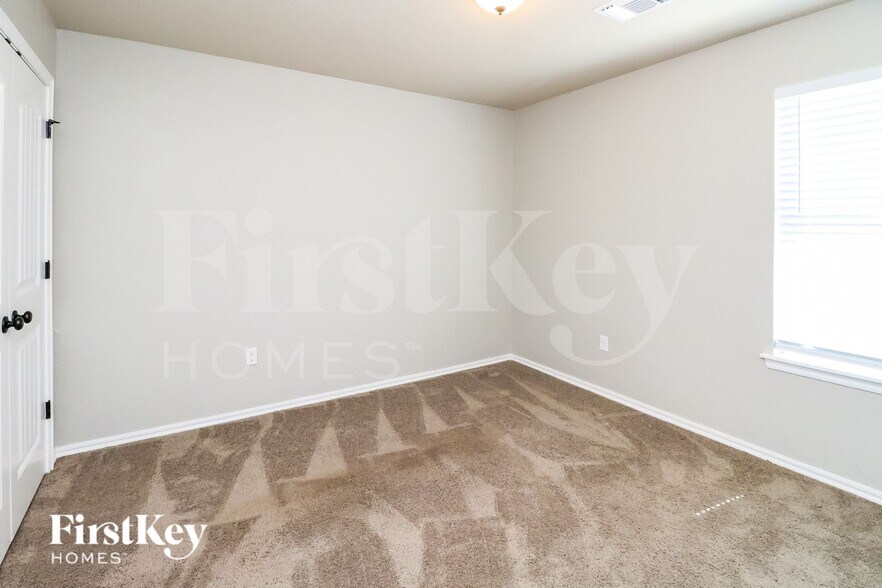 Building Photo - 9100 SW 46th St