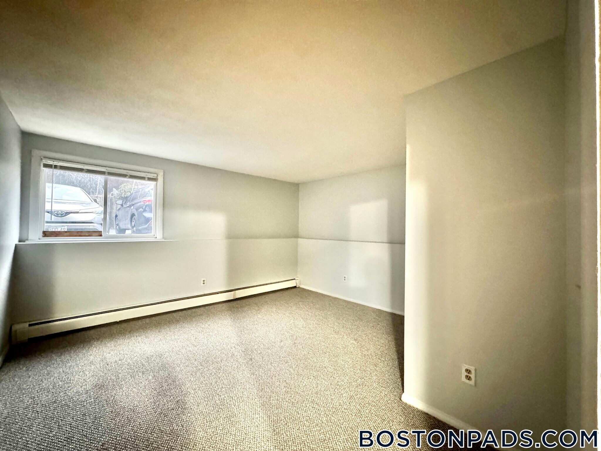 Building Photo - 715 N Main St