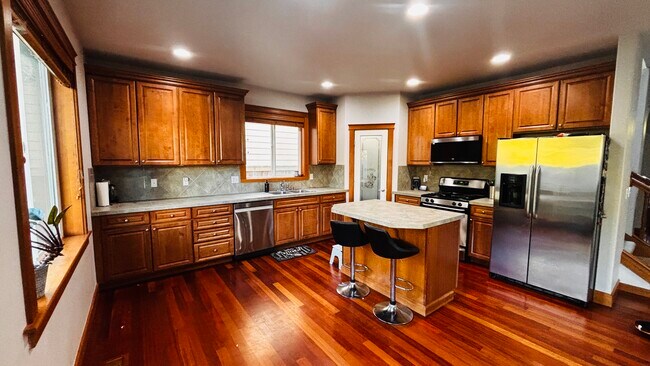 Building Photo - Rishina Home