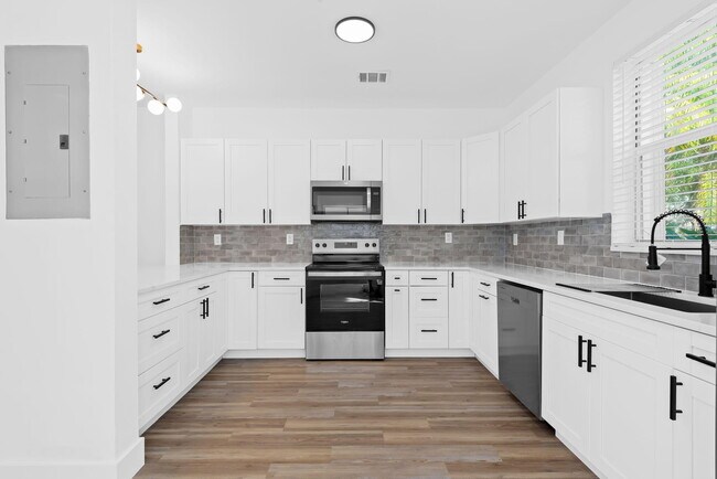 Building Photo - 1551 Seagrape Way
