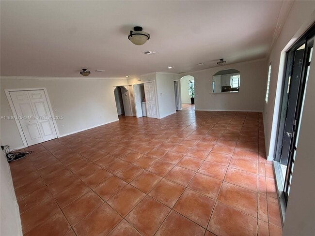 Building Photo - 10865 Gibson Dr