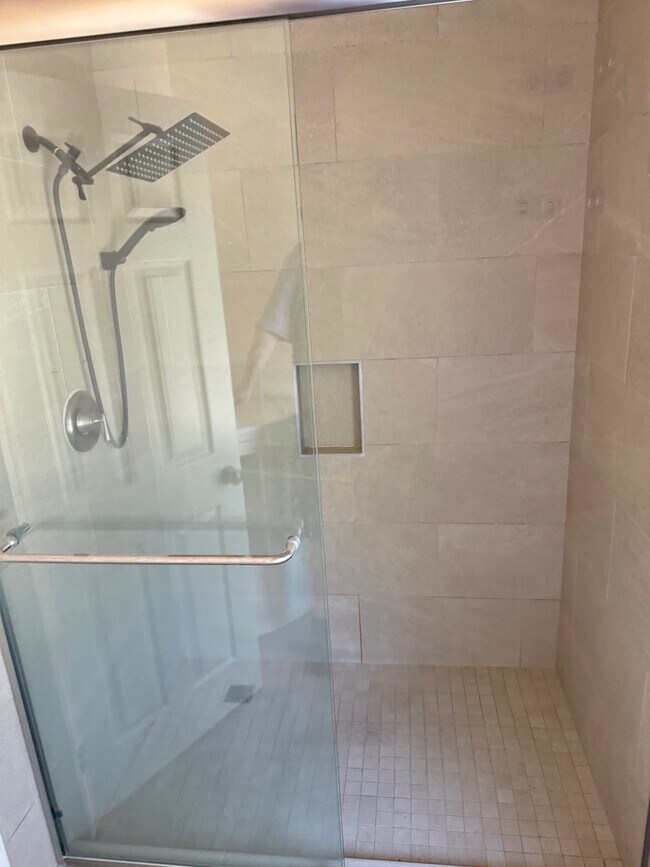 Building Photo - 16376 Avenida Venusto