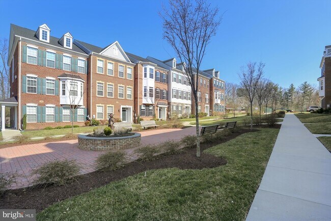 Building Photo - 217 Highland Ridge Ave