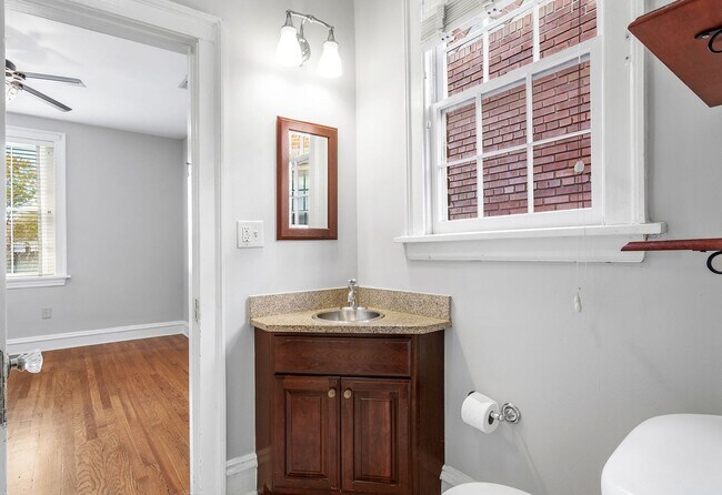 Building Photo - ADORABLE CONDO ON ARTHUR ASHE BOULEVARD