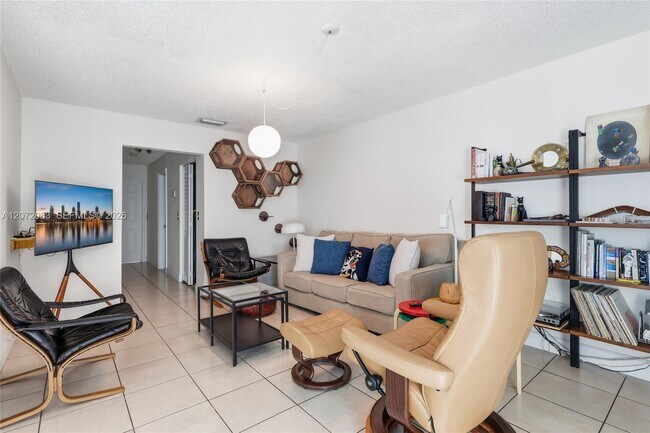 Building Photo - 13933 SW 46th Terrace