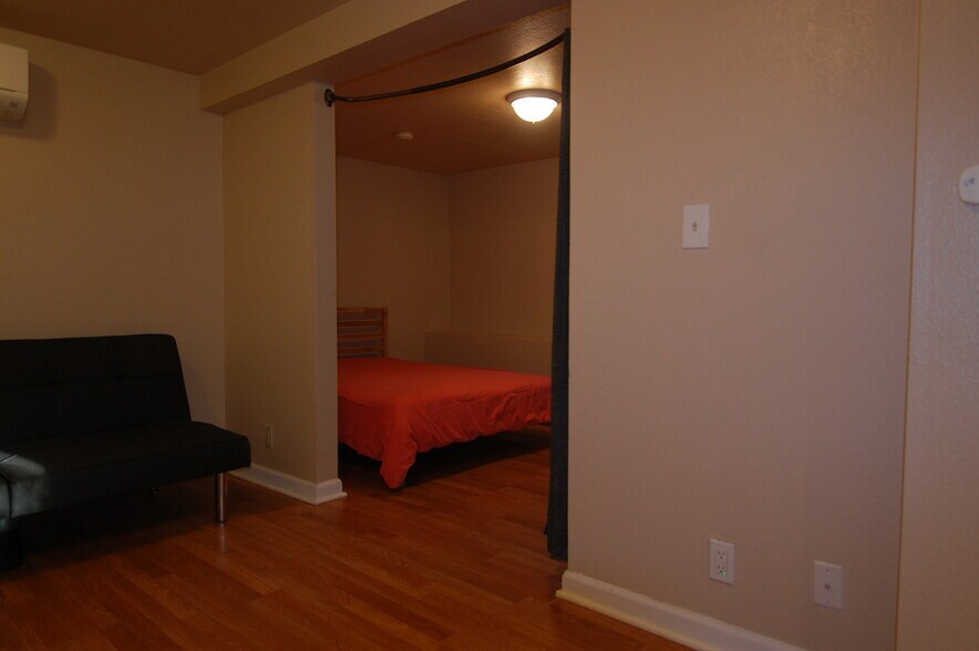 Building Photo - 8490 Trenton Rd