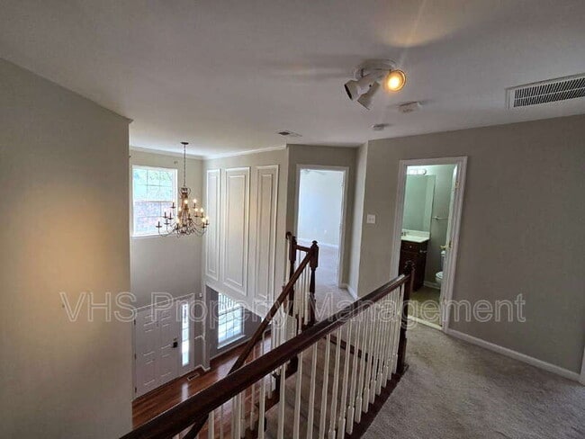 Building Photo - 2520 Post Oak Dr