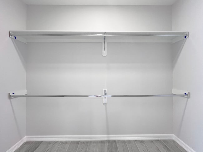 Building Photo - 404 N Alexandrite Ave
