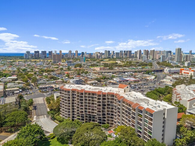 Building Photo - 3138 Waialae Ave
