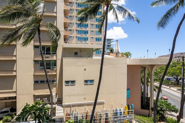 Building Photo - 134 Kapahulu Ave