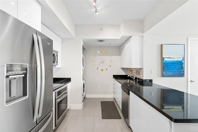 Building Photo - 92 SW 3rd St