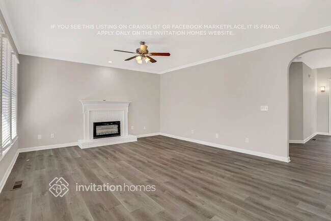 Building Photo - 4894 Day Lily Way