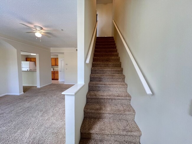 Building Photo - Perfect apartment waiting for you!
