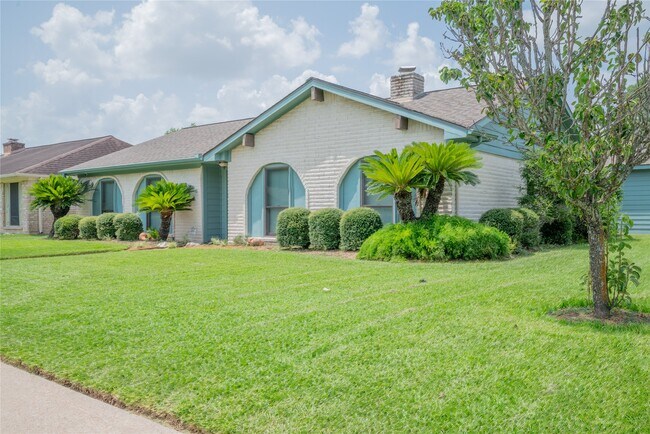 Building Photo - 9202 Benning Dr