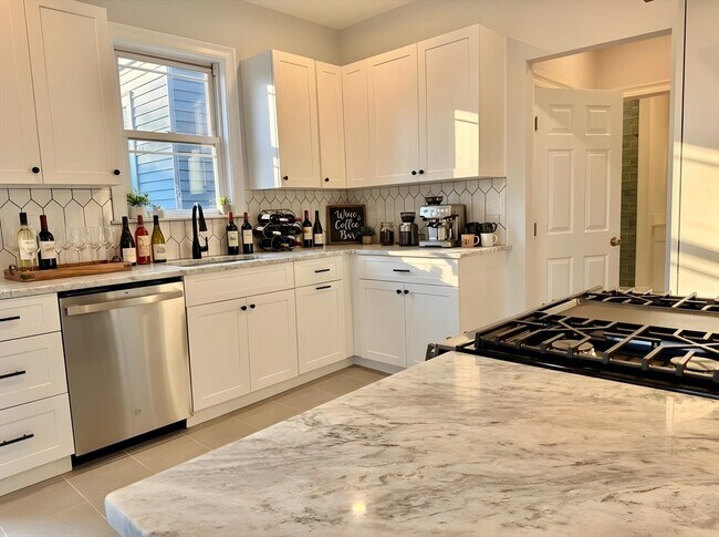 Building Photo - 38 Washburn St