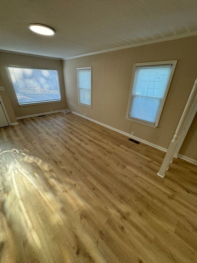 Building Photo - 3-Bedroom, 3-Bathroom Home - Close to Winthrop Coliseum, Shopping