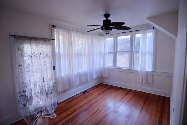 Building Photo - 330 Rollston Ave